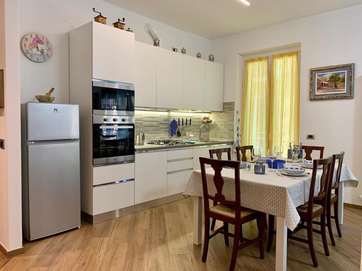 La Casa Dei Nonni Apartment Леванто Екстериор снимка