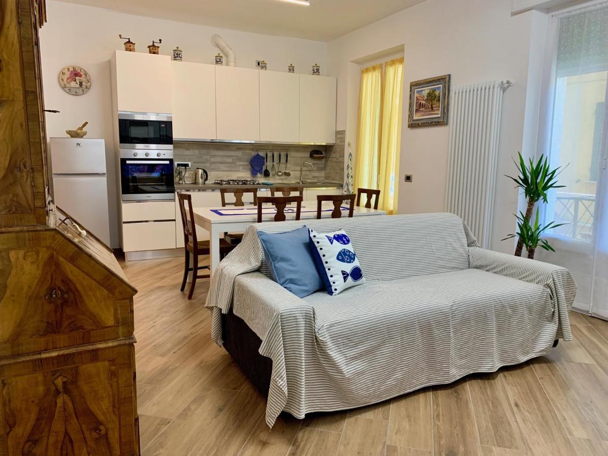La Casa Dei Nonni Apartment Леванто Екстериор снимка